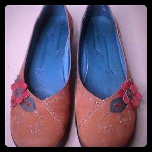 Hush Puppies Brown Shoes with Flowers